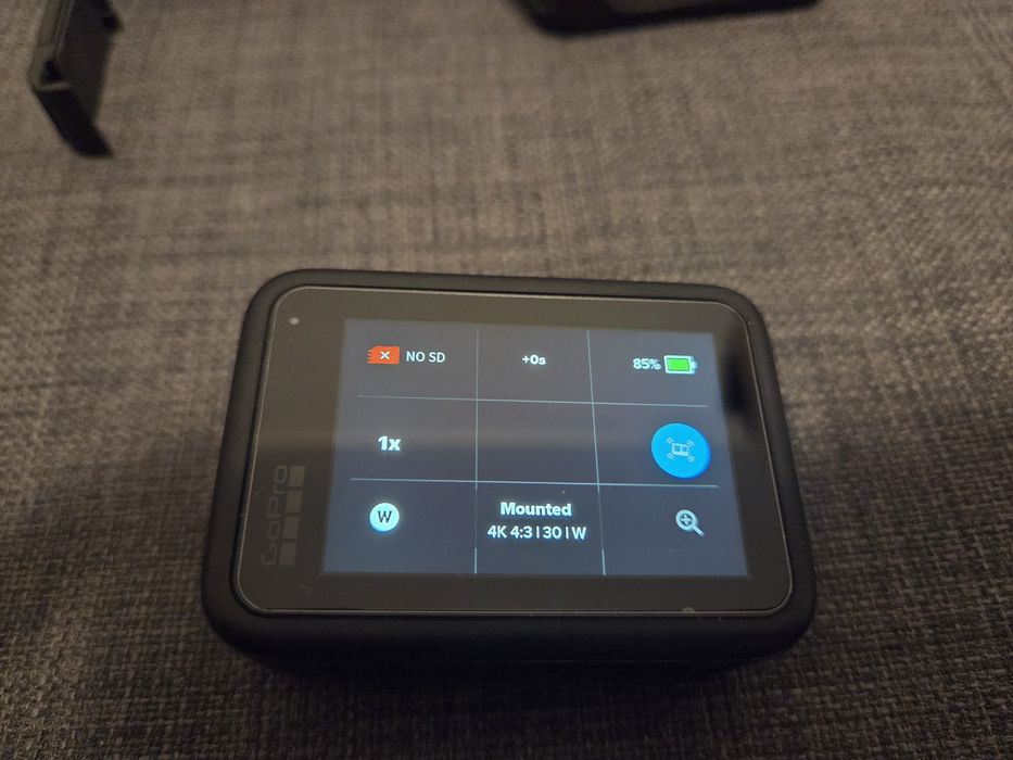 GoPro Hero 9 Black - Pachet COMPLET - 4 Baterii+încărcător+accesorii