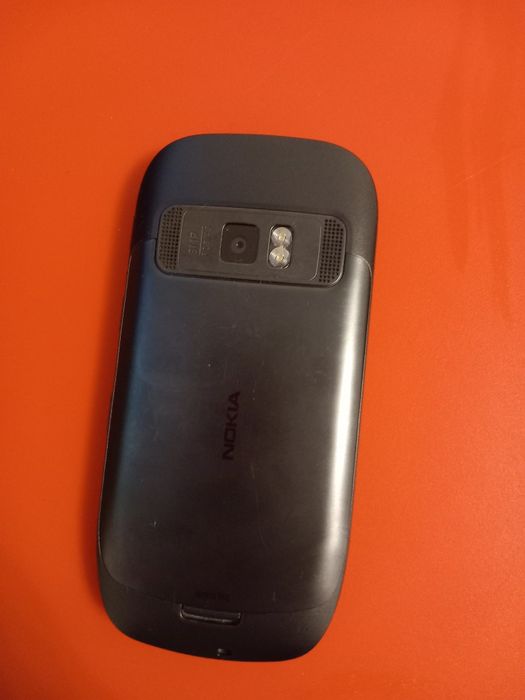 Telefon Nokia 701 și tableta samsung