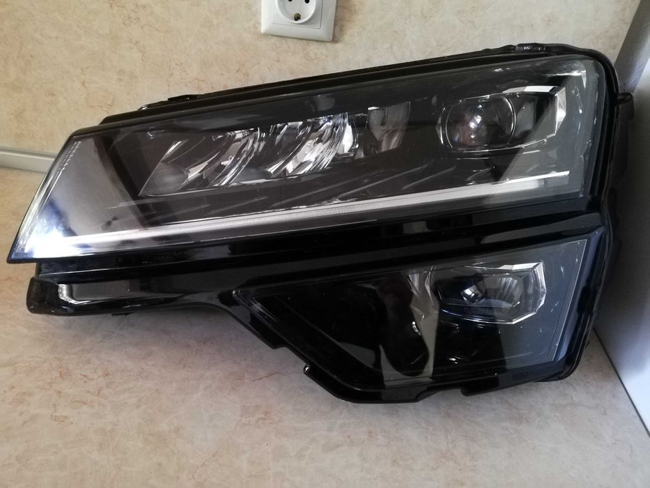 Фарове Шкода Карок LED / Фар Skoda Karoq FULL LED ляв десен Оригинални