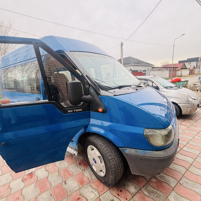 Форд транзит 2002 г 2,4 дизил