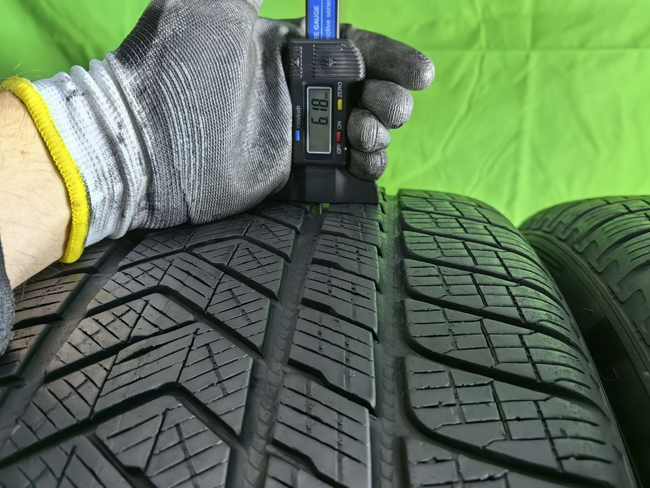 305/35R21 Pirelli 6,1mm 2020 stare foarte buna