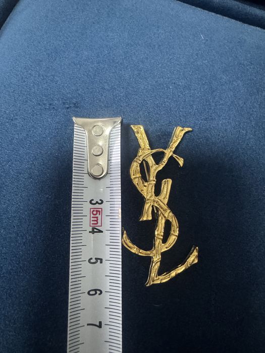 Brosa aurie inspiratie YSL mare, potrivita pentru palton