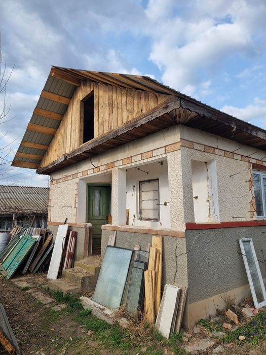 Vând Casa comuna Salciile