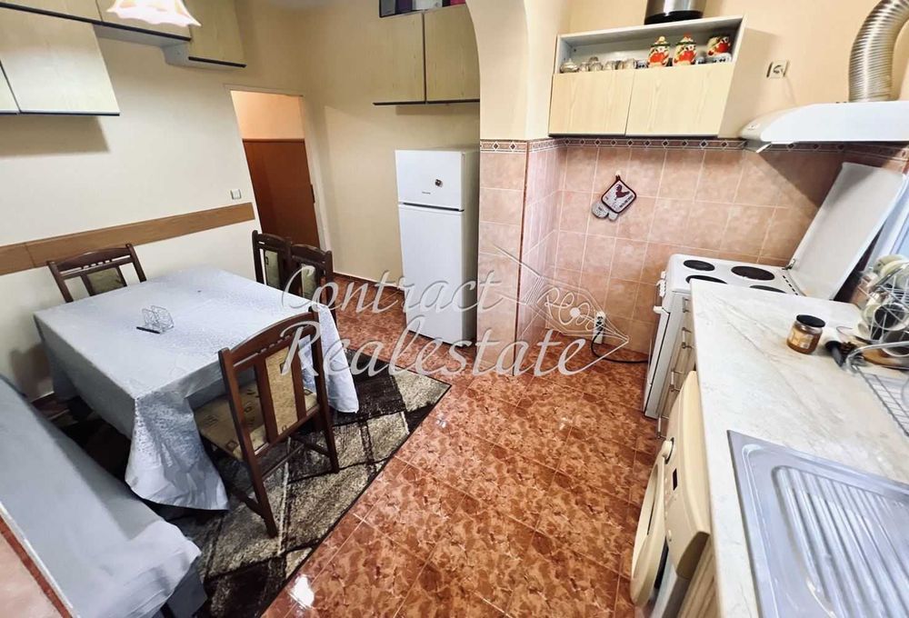 Ексузивно Тристаен Обзаведен Левски ! С ключ в агенцията !