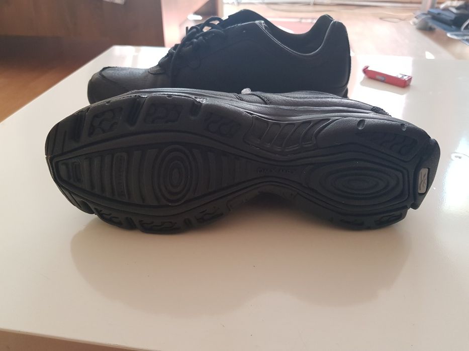Reebok dmx noi cu etichetă