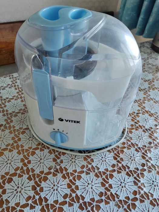 Соковыжималка в хорошем состоянии