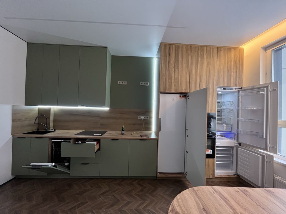 Мебель ,кухня,прихошка,шкаф