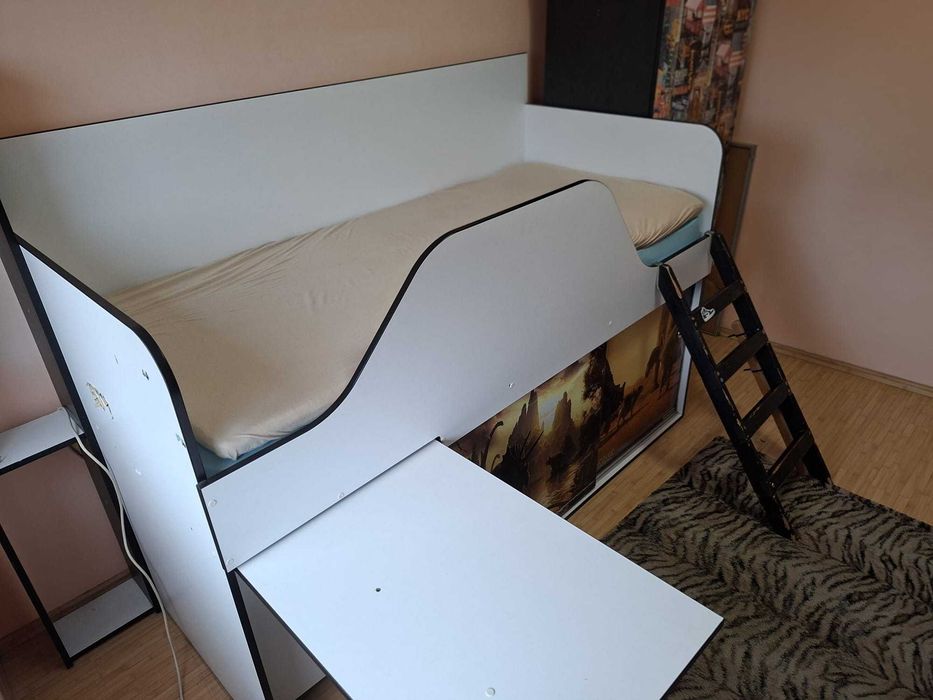 Pat multifuncțional 200x90 cm cu birou, spații de depozitare, saltea și topper incluse + Dulap haine cu 2 usi