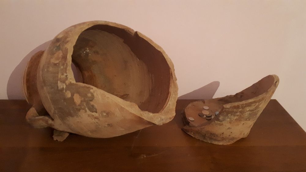 Антиквариат         .