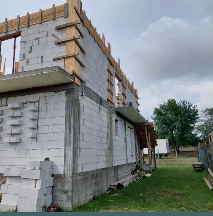 Vila in construcție