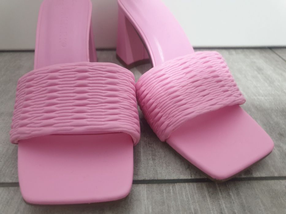 Saboti comozi roz noi 37 piele