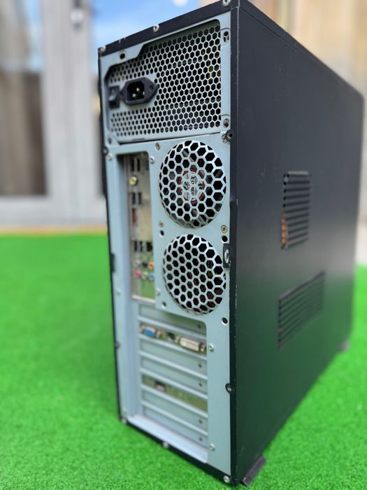 Kampyuter case sotiladi yaxshi holata