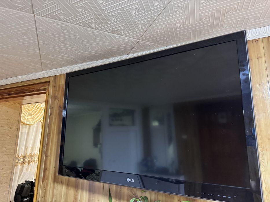 Продаю телевизор бу не новый но рабочий