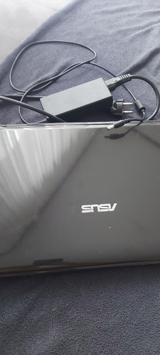 Лаптоп      ASUS