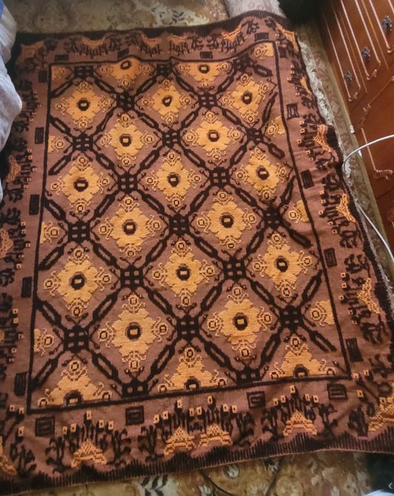 Cuverturi handmade, tesute la razboi