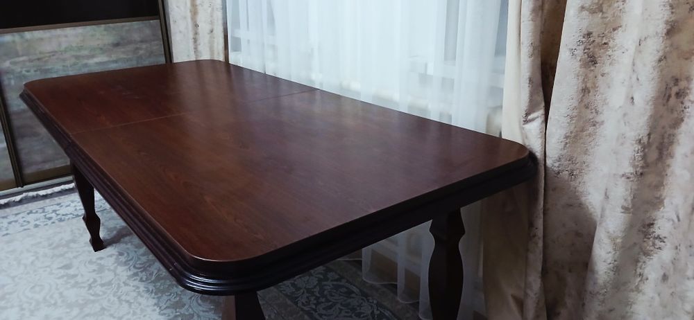 Продается стол 2×1м,удлиняется до 2,5м