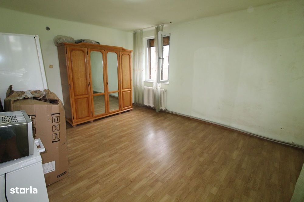 Vând apartament 3 camere în Hunedoara, zona OM-Pța.Eliberării, 75mp — fotografia 3