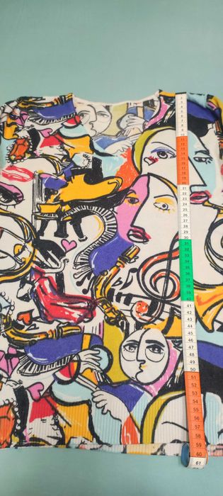 Красив пуловер с мотиви