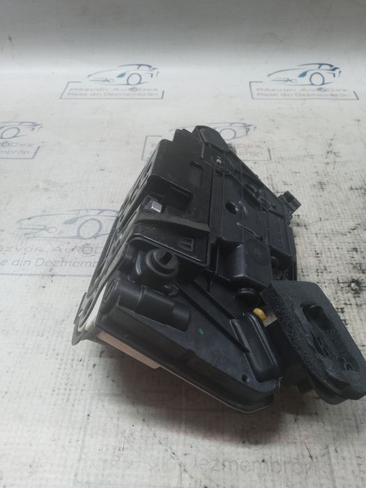 broasca dreapta spate volkswagen passat b8 berlina 1.6 2015