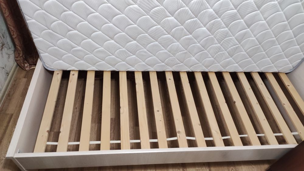 Односпальная кровать