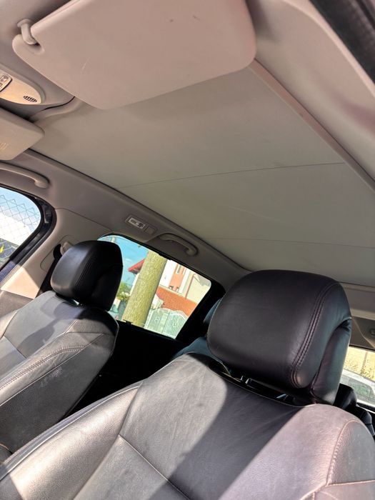 Peugeot 5008 2011
