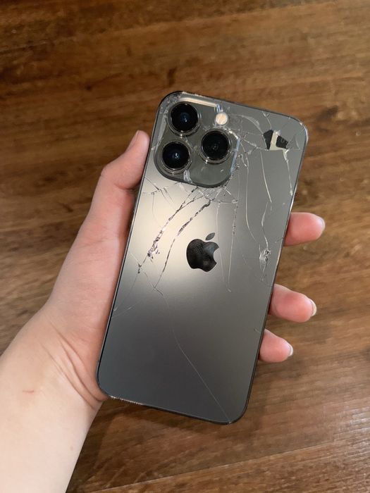 Продаётся iphone 13pro оригинал, 256гб, емкость 93%