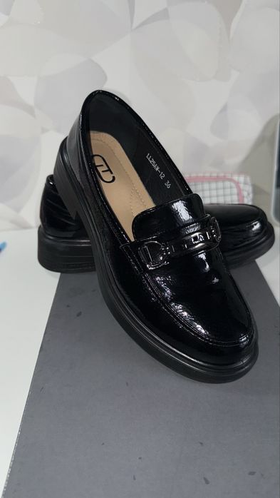 Продам туфли лоферы