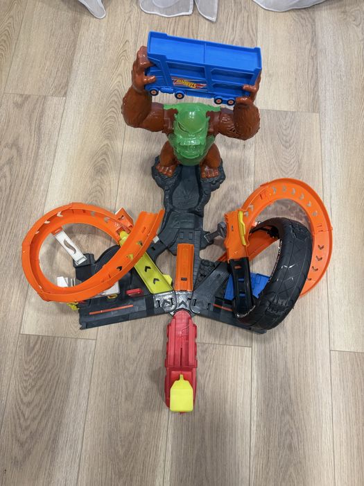 Hot Wheels (Хот Вилс)