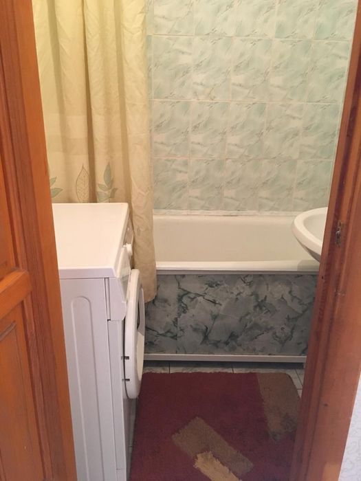 Продаётся 2 комн район 4 мкрн