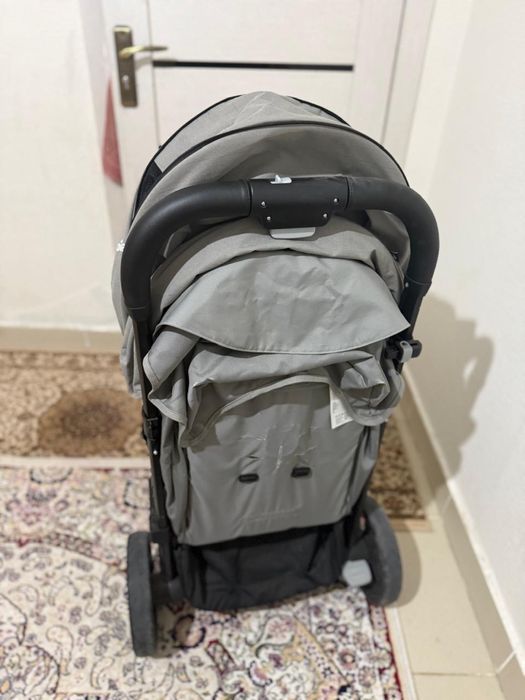 Коляска двойняшки.