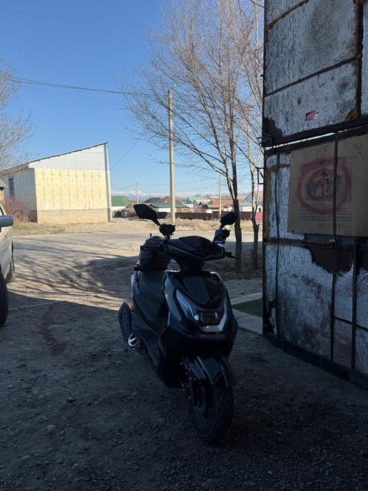 Продам скутер м11 на учете