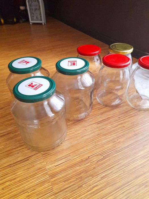 100 нови буркана, с нови капачки