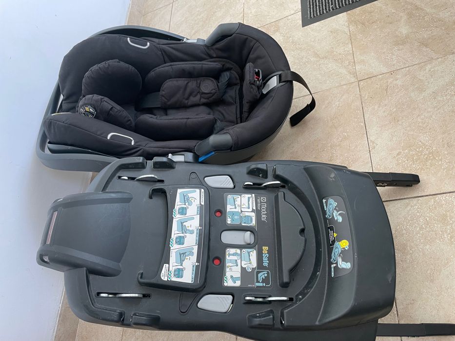 Vand scoica auto Babyzen +baza de insertie