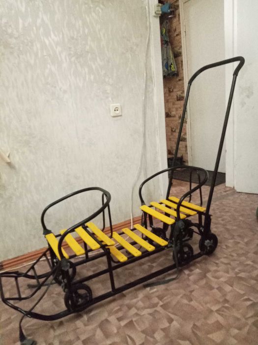Продаю Санки для двоих