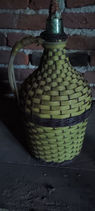 Стъклени дамаджани