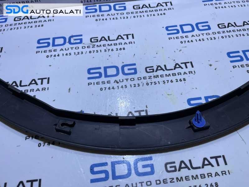 Ornament Bandou Aripa Fata Dreapta Ford Kuga 1 2008 - 2013 Cod 8V41-S16D238-A 8V41S16D238A [L7939]