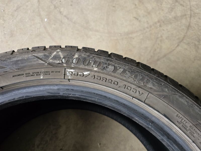 255/45/20 Goodyear, зимни гуми - 4 бр.