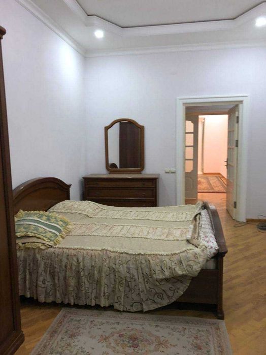 Metro Oybek 4 room 3 bedroom Fidokor street near Mirabad avenue