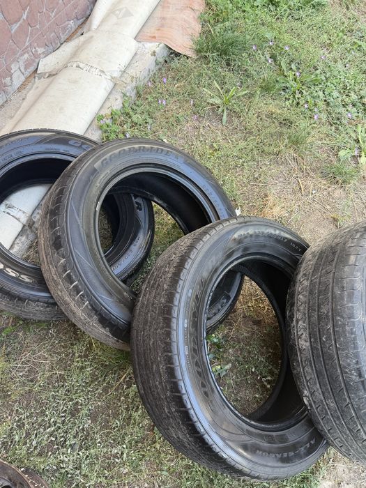 Шины продам 235/55/17