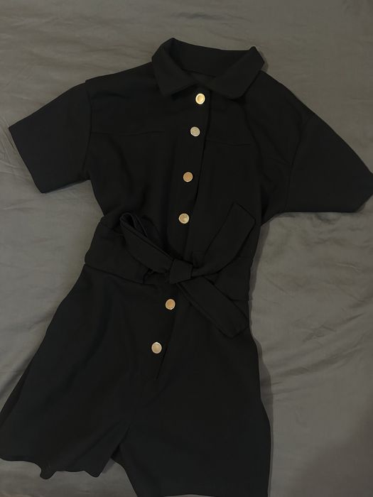 Дамски черен къс гащеризон