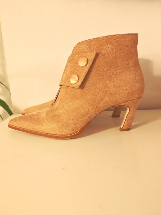 Botine scurte cu capsa Benaza mărime 40