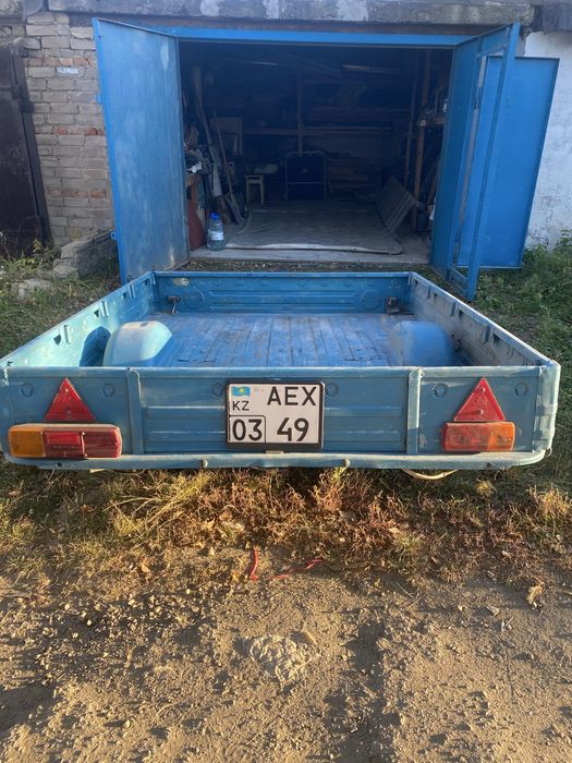Легковой прицеп советский на полном ходу , с документами