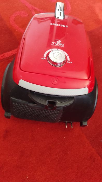 Прахосмукачка за ремонт или части Samsung VCDC15SV - мотора бучи много