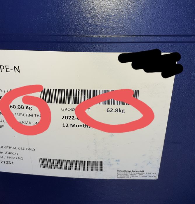 Пластмасови бутилки от минерална вода, туби,каси от бира амбалаж