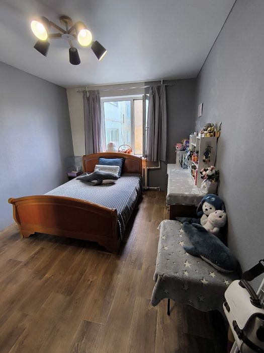 Продается спальный гарнитур СРОЧНО