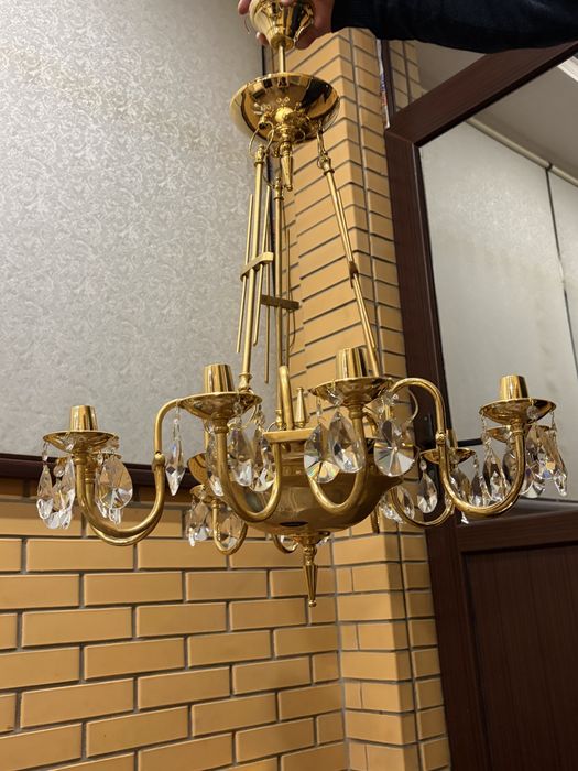 Продам люстру в хорошем состоянии