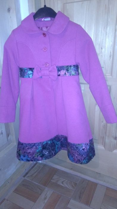 Palton cu palarie, superb și super elegant, 6-8 ani - UTILIZAT