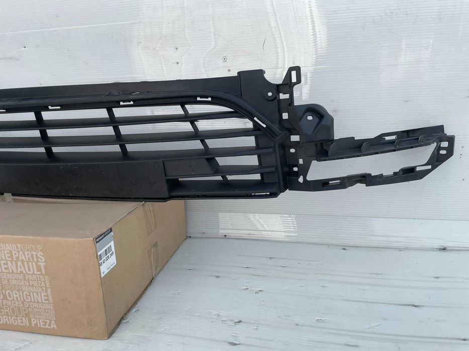 Grila inferioara bara fata Renault Clio 4 2016-2019 noua originala