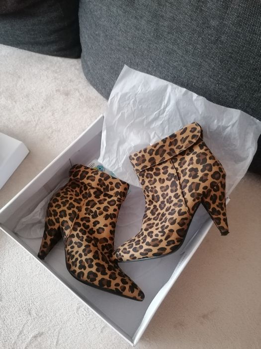 Vând botine de primavara