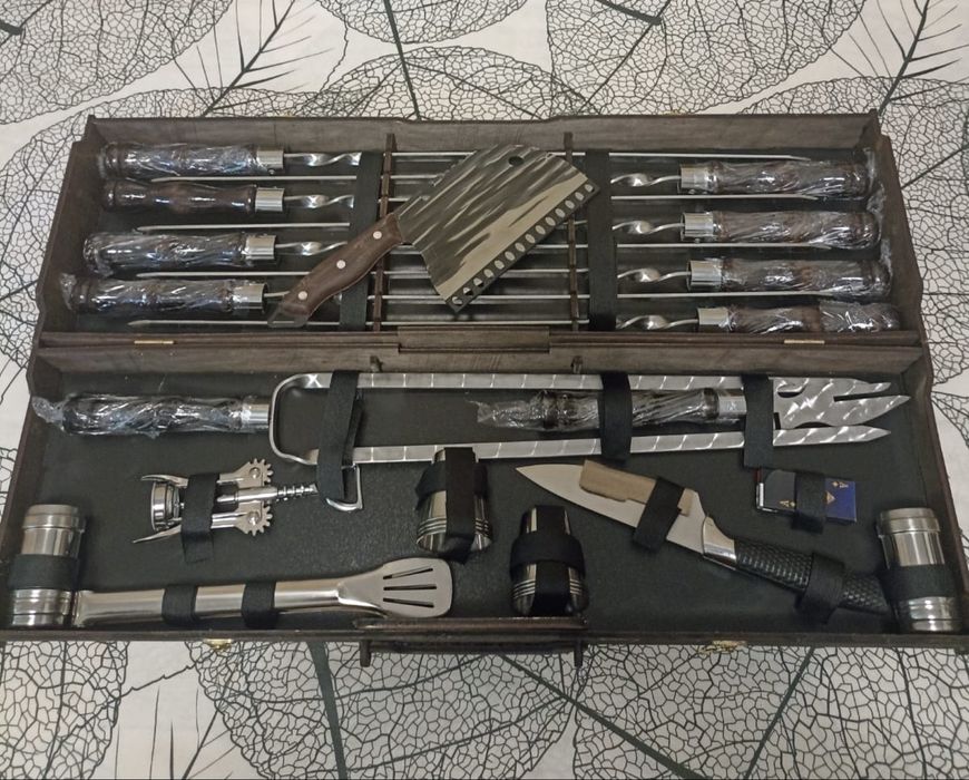 Set premium pentru grătar în cutie din placaj – complet echipat
